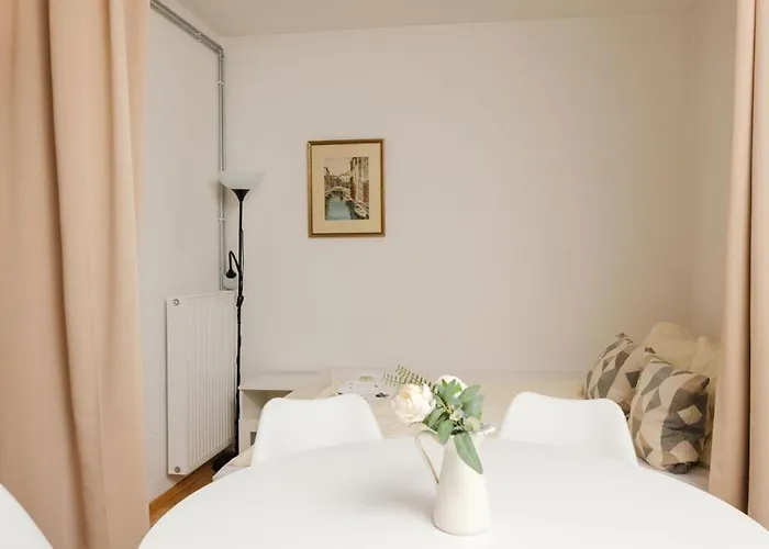 Mariahilfer Stationside Family Apartman
