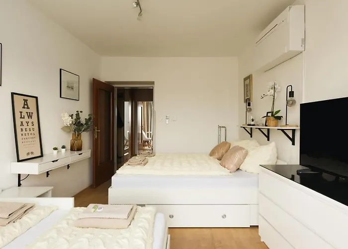 Mariahilfer Stationside Family Apartman Bécs